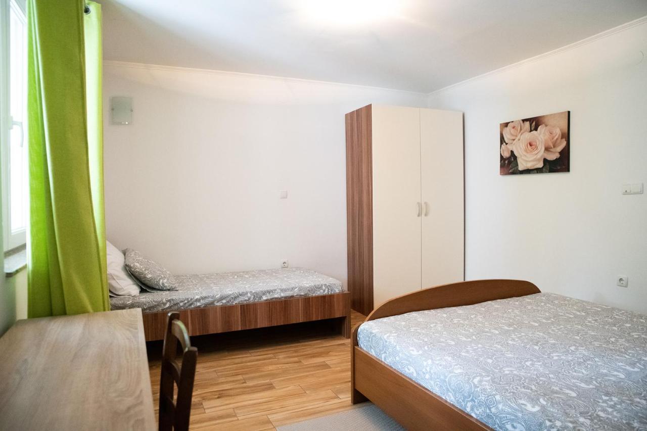 Apartmani Vrtodusic Banjol Exterior photo